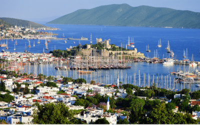 Hafen von Bodrum, Burg und Stadt.