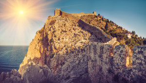 Der Burgberg in Alanya, aufgenommen bei einem Urlaub an der Türkischen Riviera