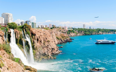 Türkische Riviera bei Antalya mit Düden-Wasserfällen